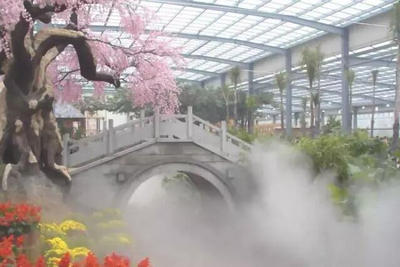 河南人造霧降溫可營(yíng)造出“森林氧吧”的風(fēng)景